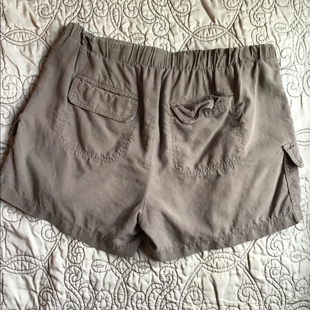 Cargo shorts - Picture 2 of 3